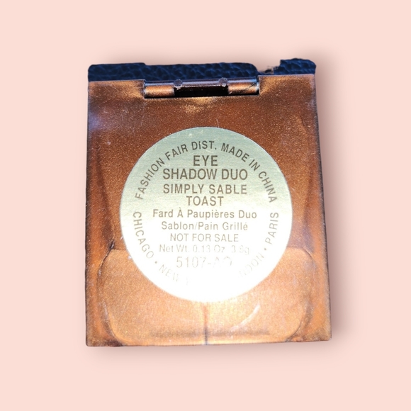 NWOT Fashion Fair Eye Shadow Kit - Picture 2 of 3